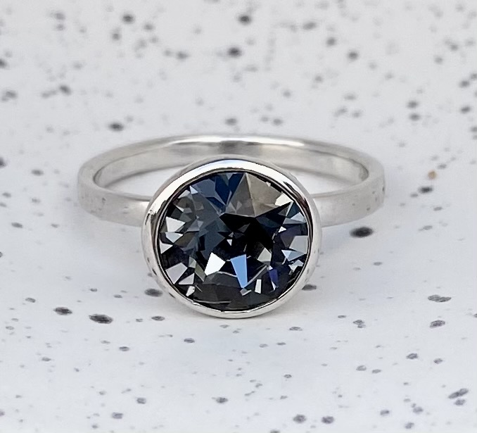 Round Crystal Ring - Silver Night