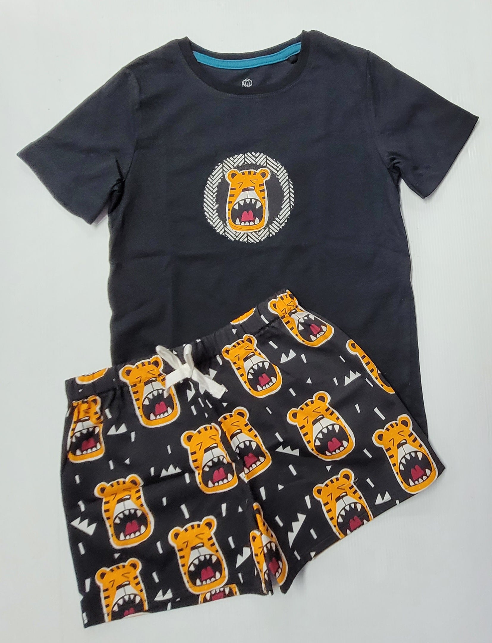 T-shirt and Short Set - Size 4