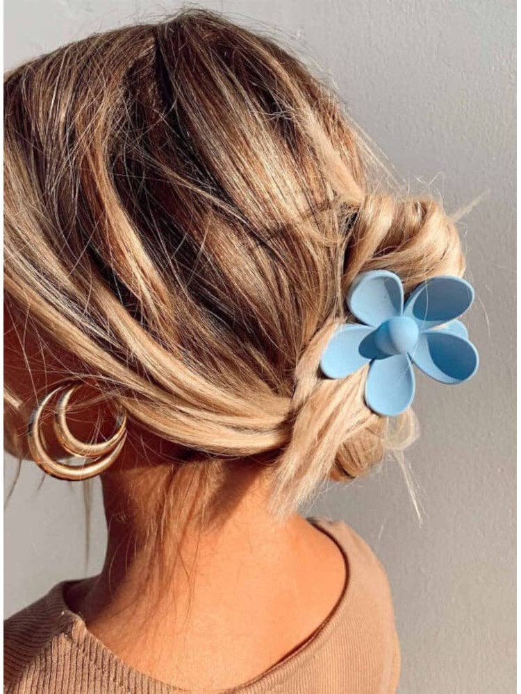 Claw Clip -- Flower - Light Blue