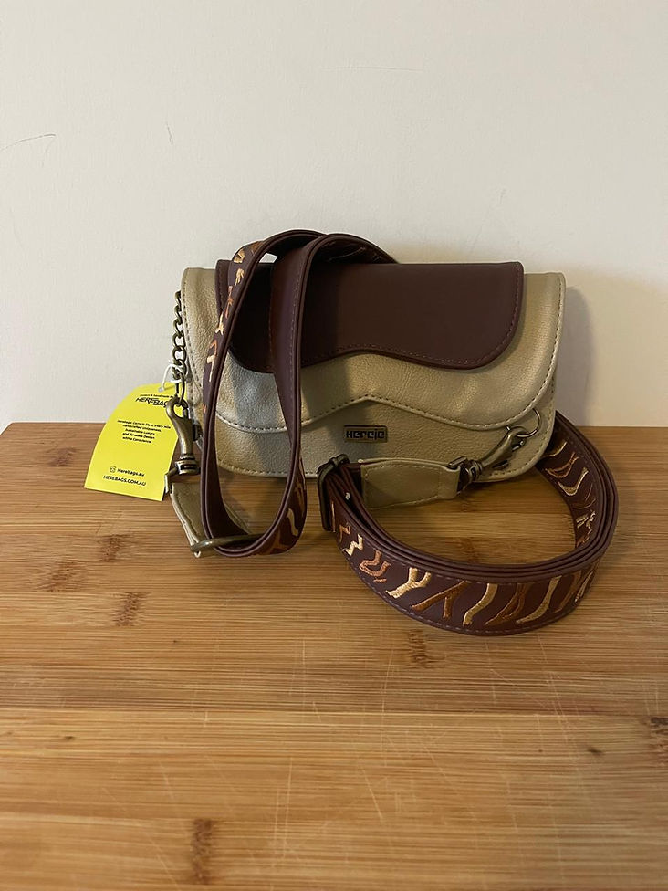 Mia EE Burgundy Cream