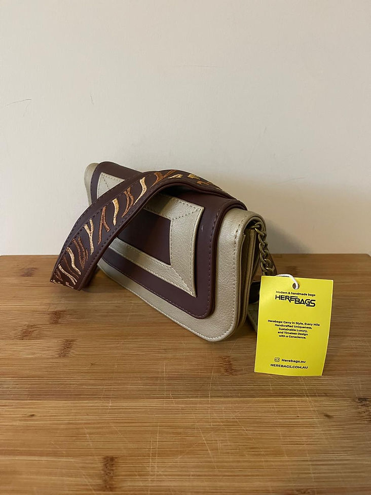 Mia EE Burgundy Cream