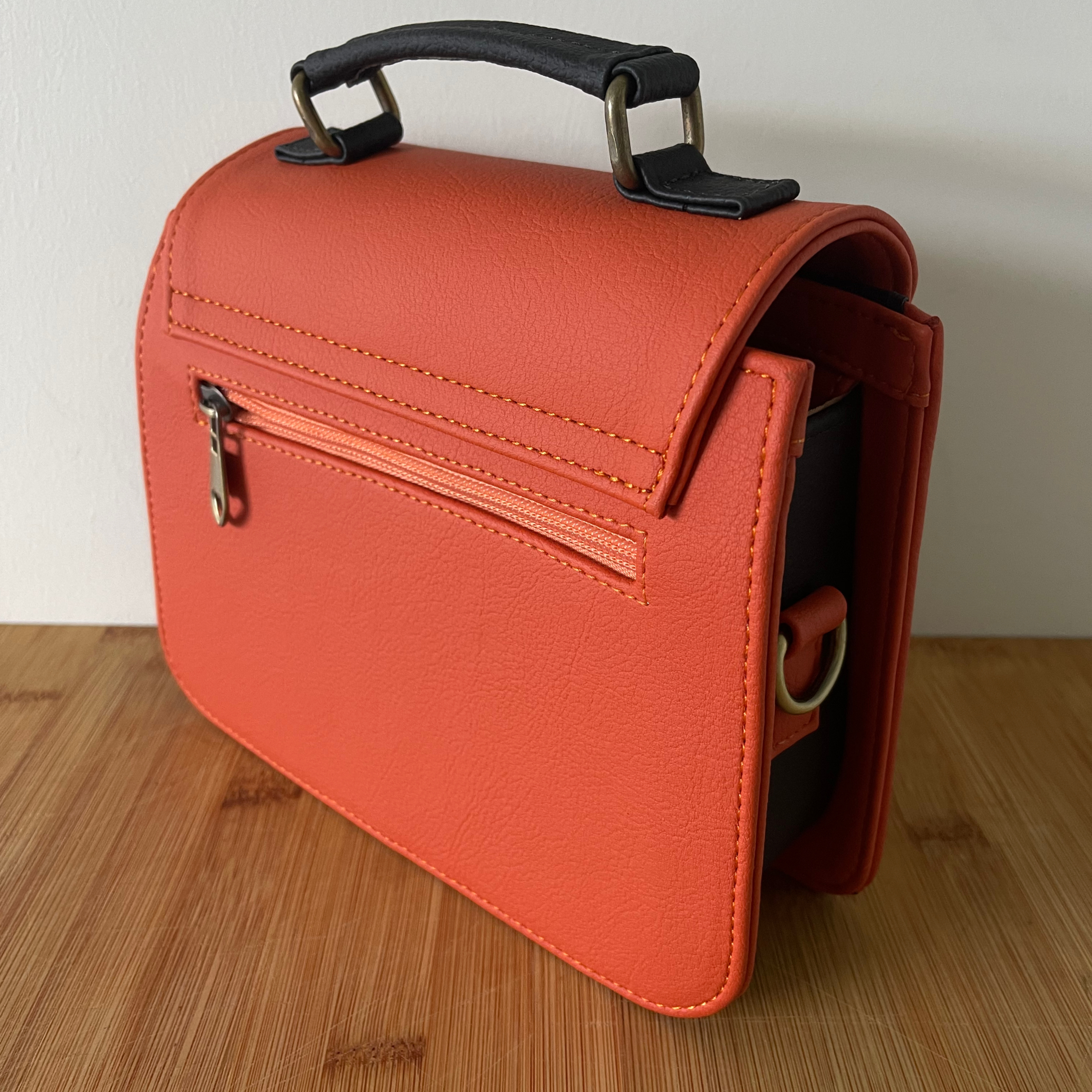 Victoria Mini EE Salmon-Black