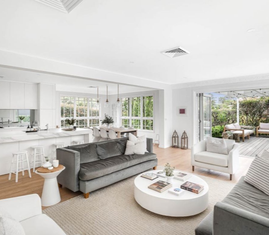 GLENHAVEN NSW - OUTSTANDING FAMILY HOME