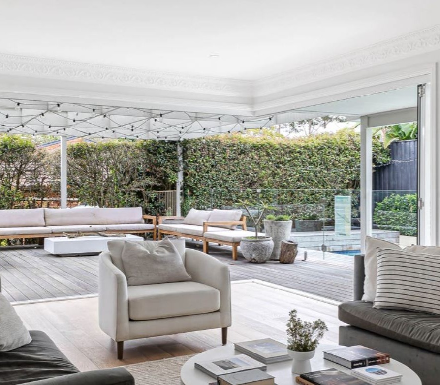 GLENHAVEN NSW - OUTSTANDING FAMILY HOME