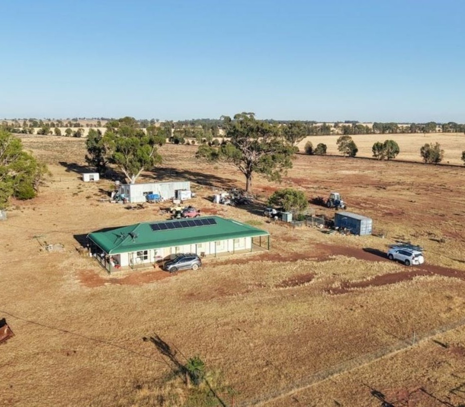 FARM LAND & HOUSE - PARKES