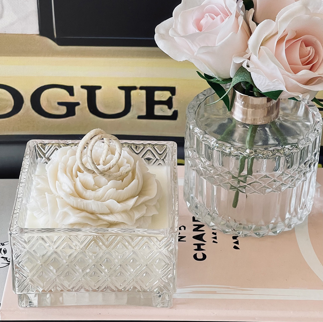 Elite Square Crystal Cut Bloom Candle & Natural Blooms