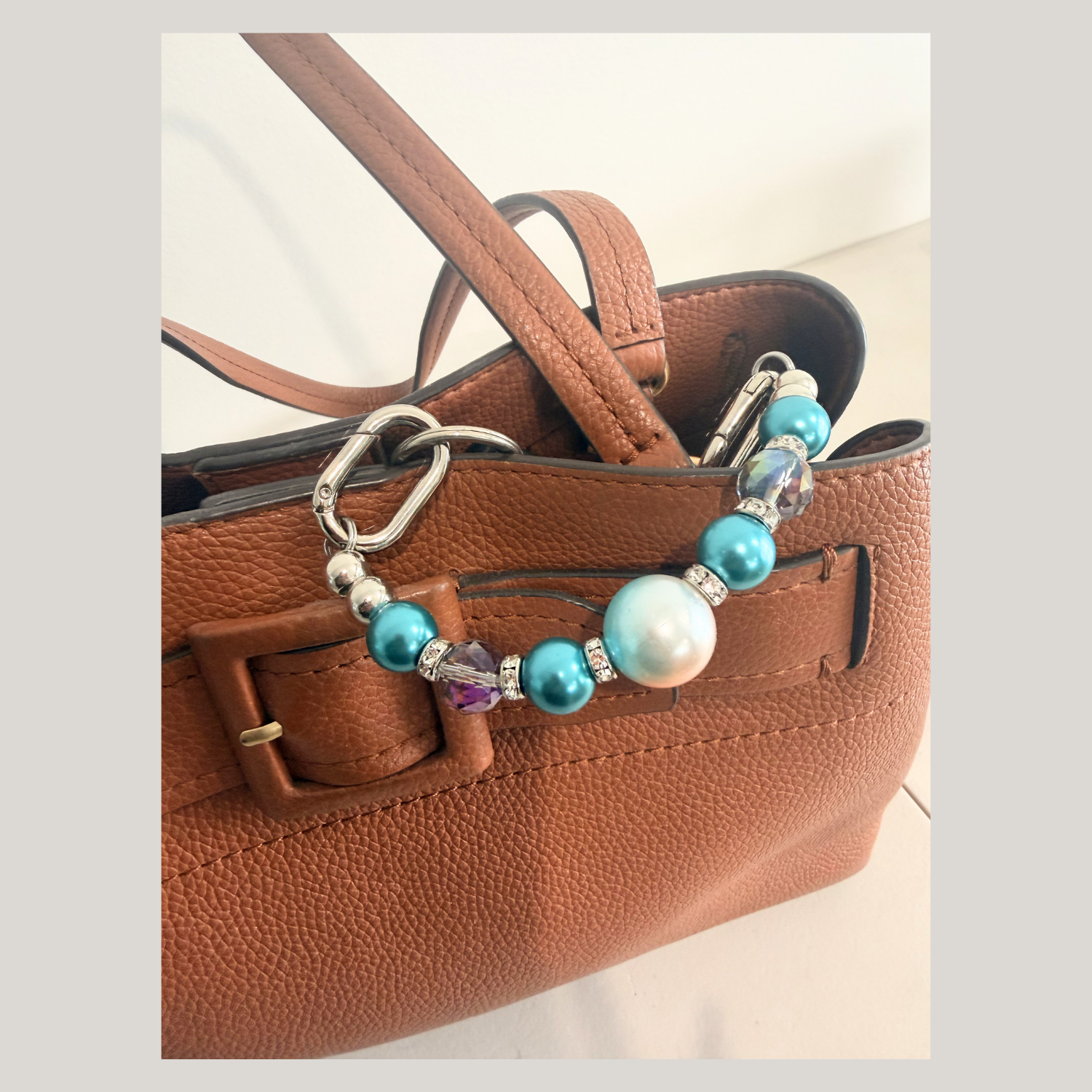 Glam & Go Keyfinder – Ocean Pearl Beaded Keychain for Bags