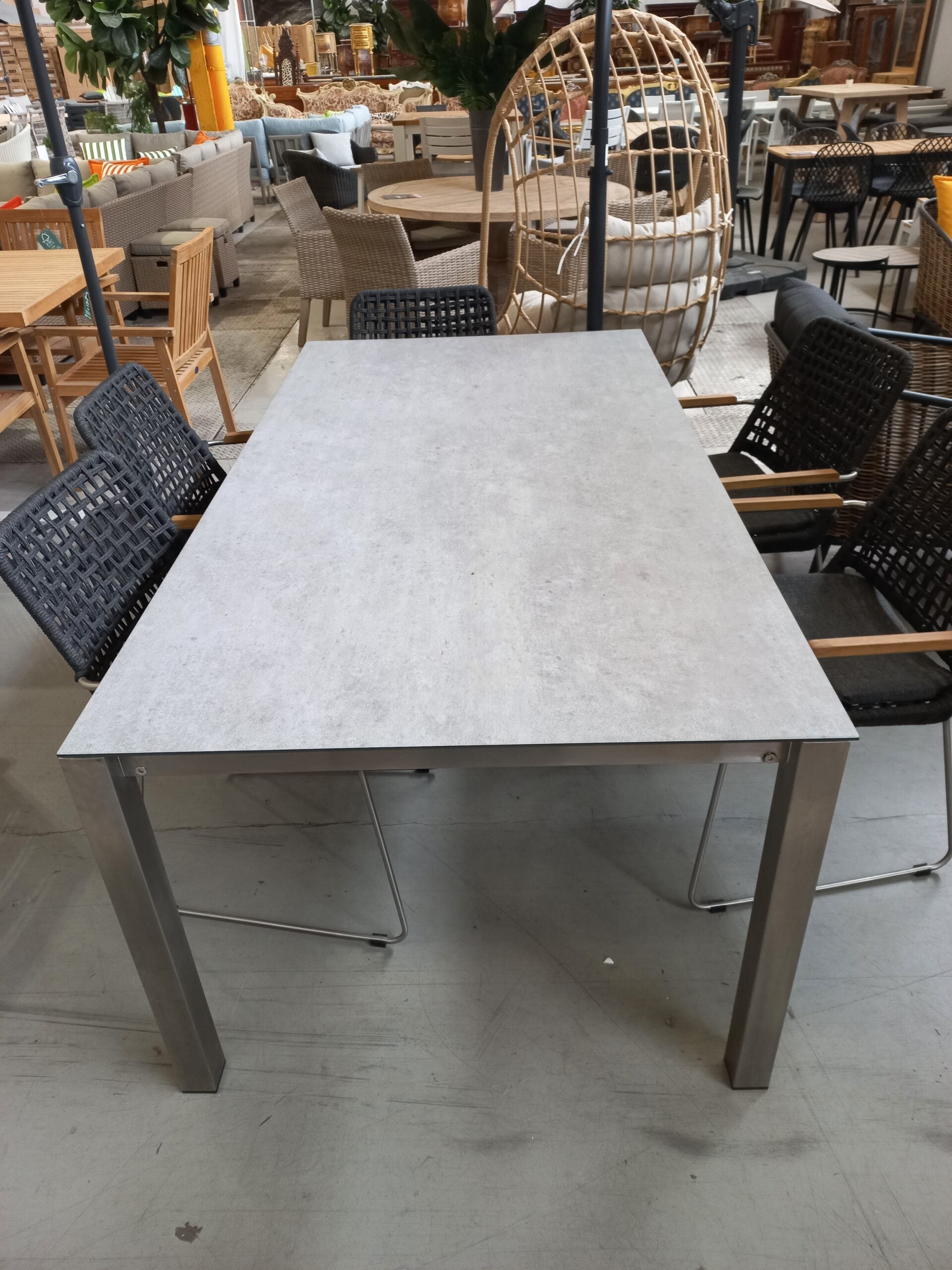 Preston 220 dining table